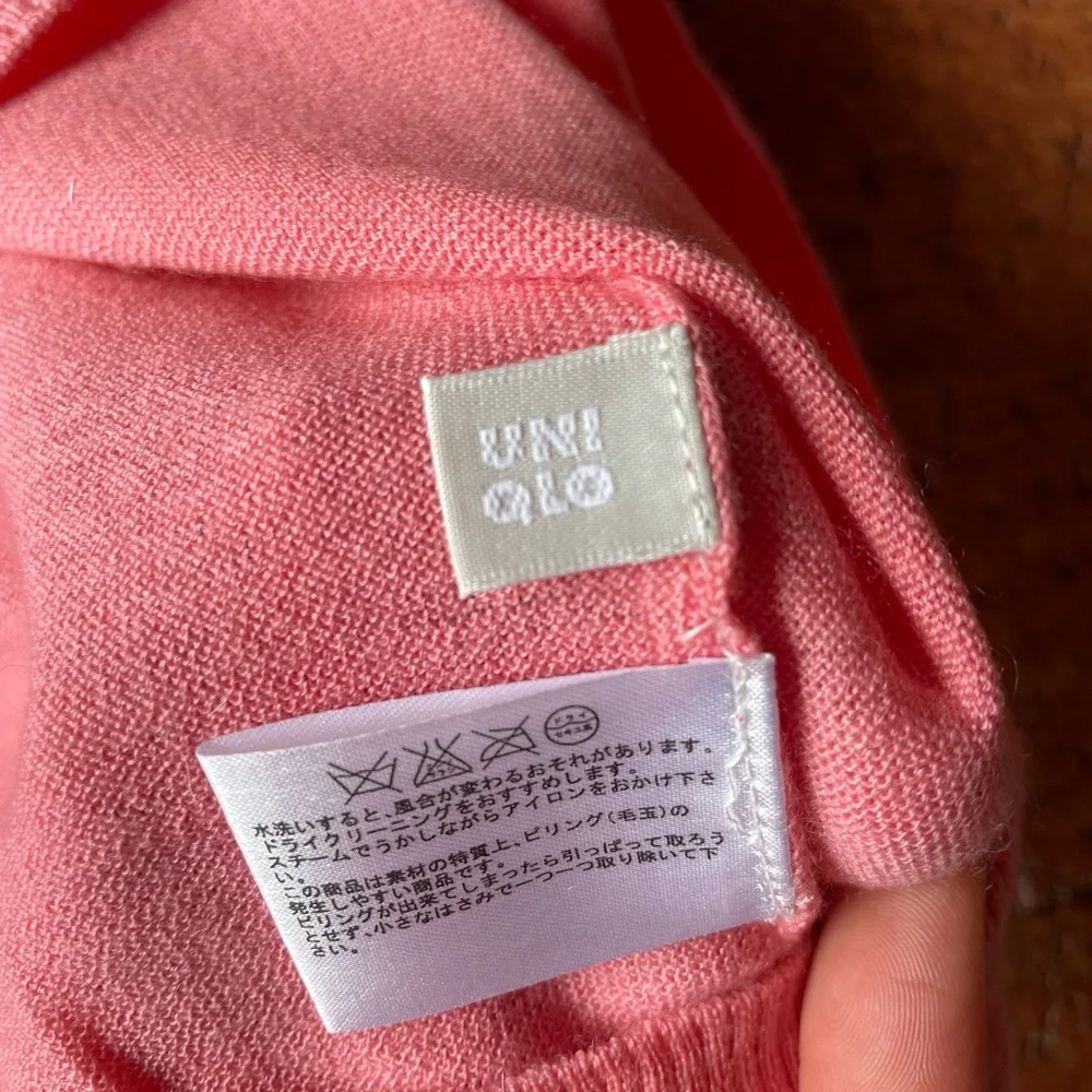 Uniqlo pink cashmere t shirt, size Medium - Picture 2 of 3